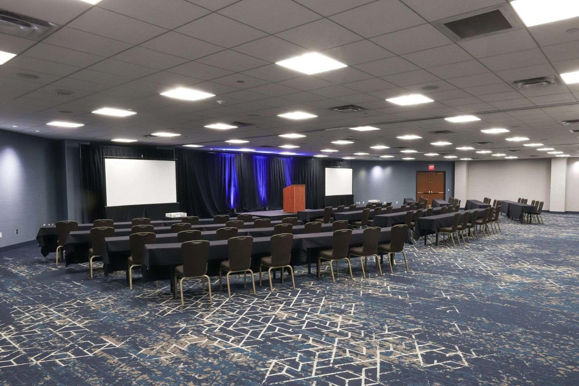 Radisson Plaza Hotel And Suites Kalamazoo Ngoại thất bức ảnh