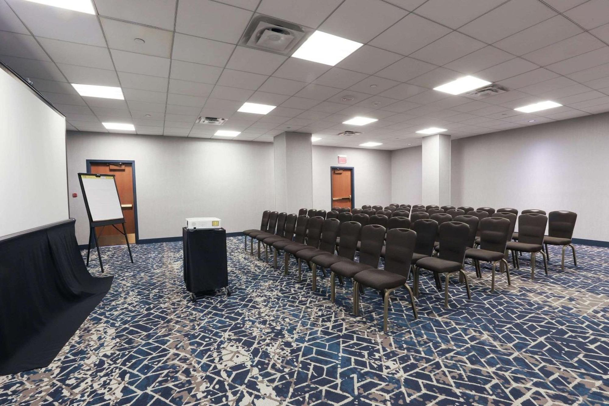 Radisson Plaza Hotel And Suites Kalamazoo Ngoại thất bức ảnh