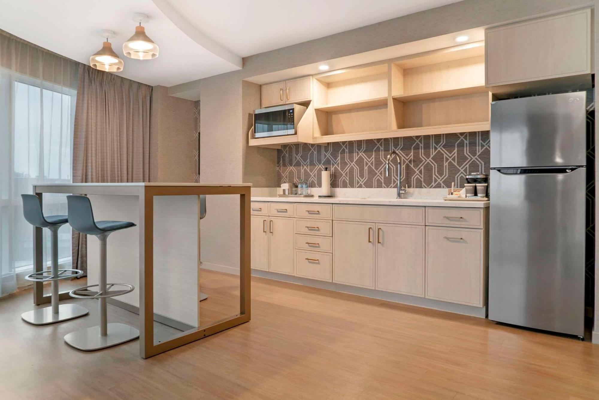 Radisson Plaza Hotel And Suites Kalamazoo Ngoại thất bức ảnh