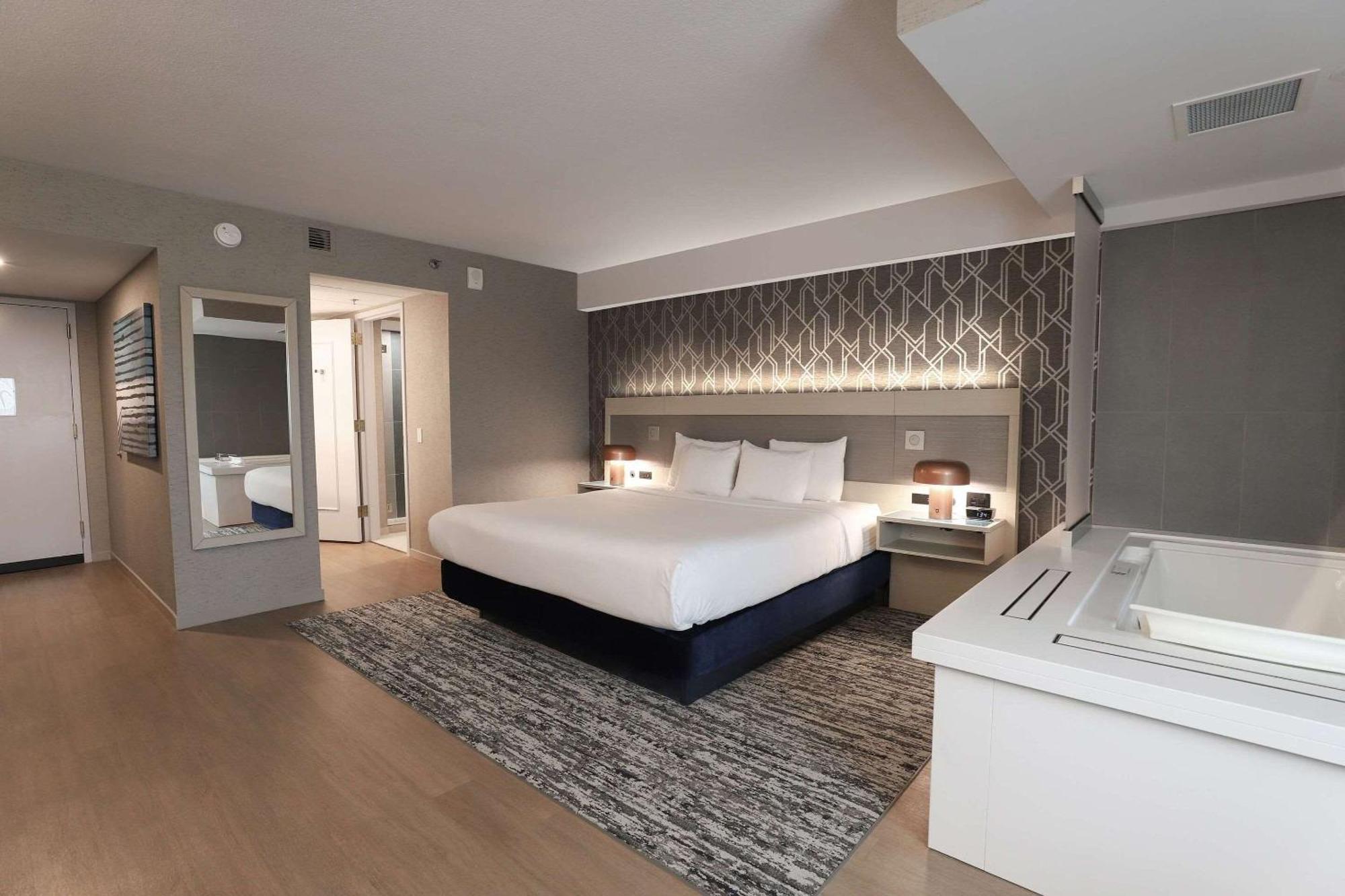 Radisson Plaza Hotel And Suites Kalamazoo Ngoại thất bức ảnh