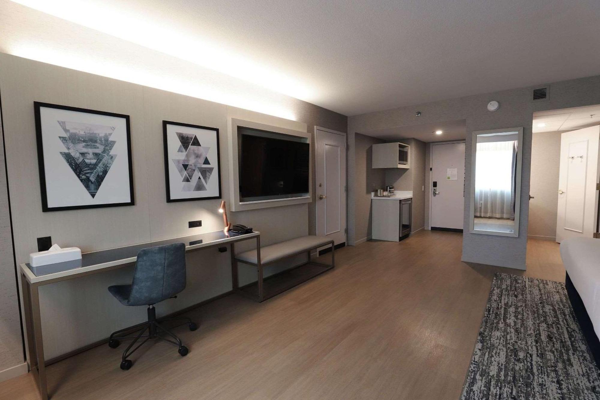 Radisson Plaza Hotel And Suites Kalamazoo Ngoại thất bức ảnh