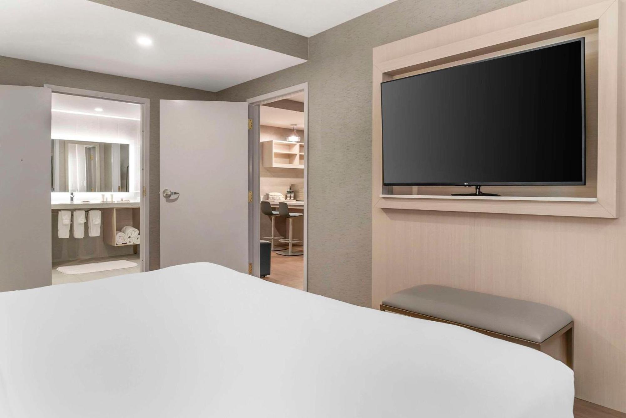 Radisson Plaza Hotel And Suites Kalamazoo Ngoại thất bức ảnh