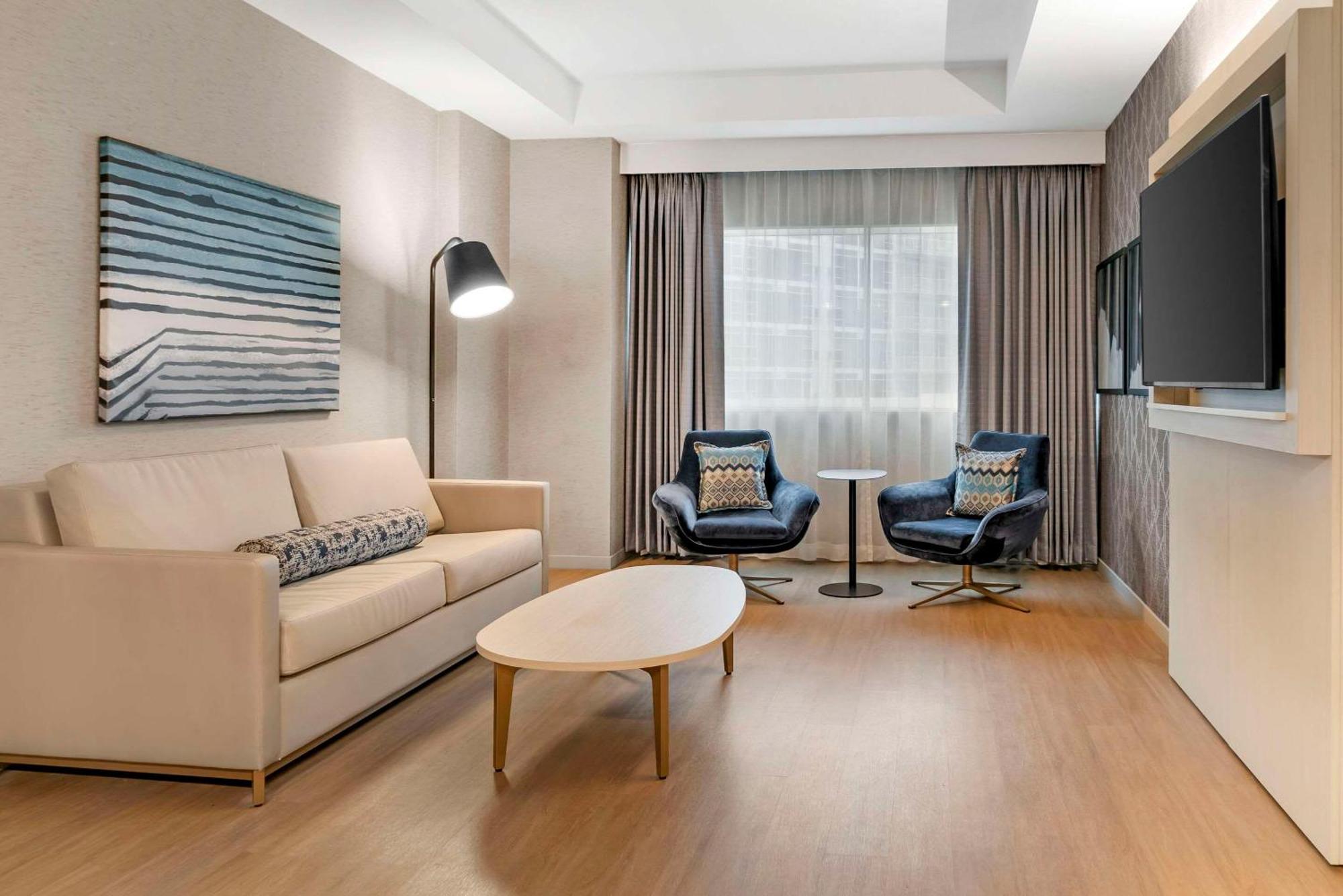 Radisson Plaza Hotel And Suites Kalamazoo Ngoại thất bức ảnh