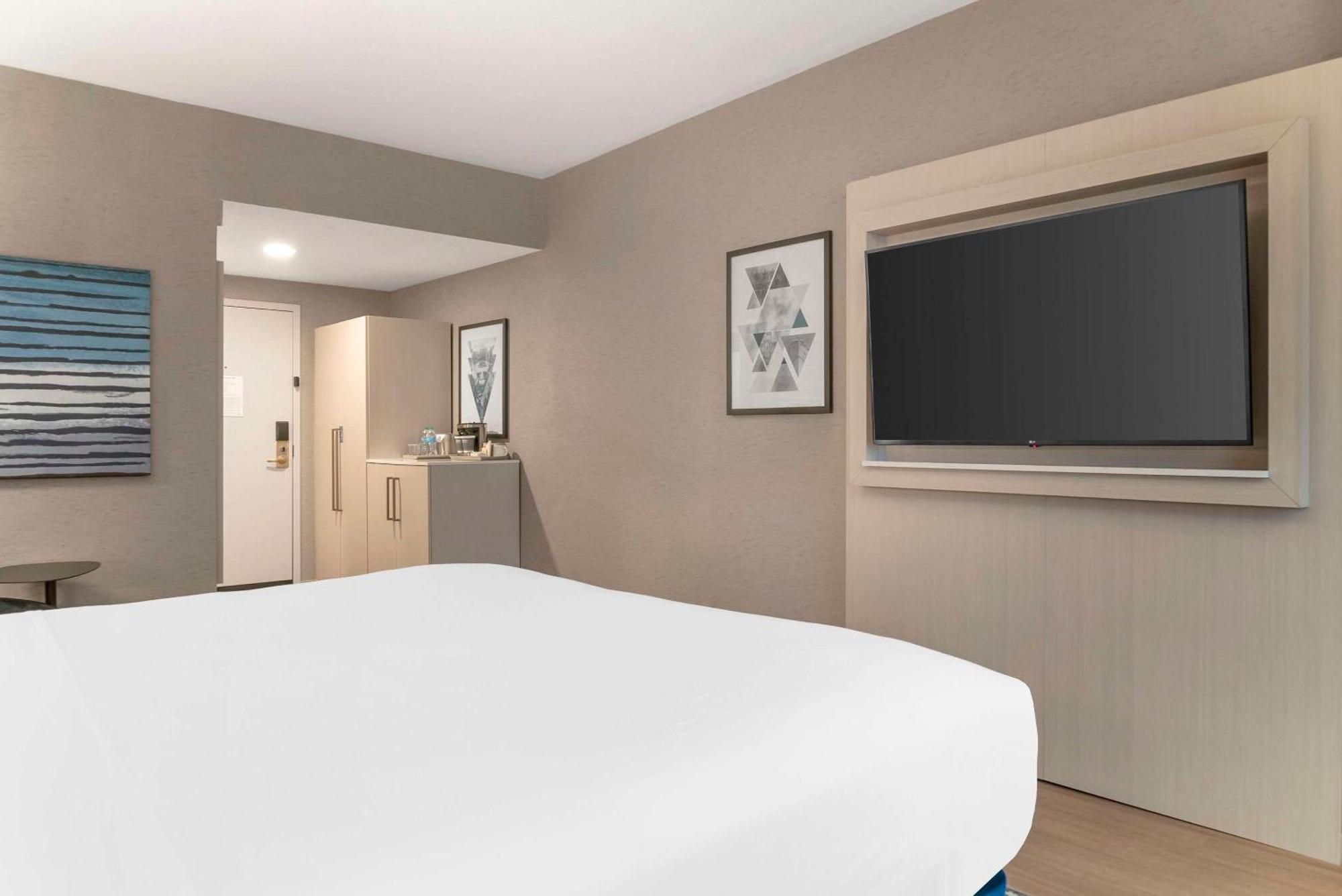 Radisson Plaza Hotel And Suites Kalamazoo Ngoại thất bức ảnh
