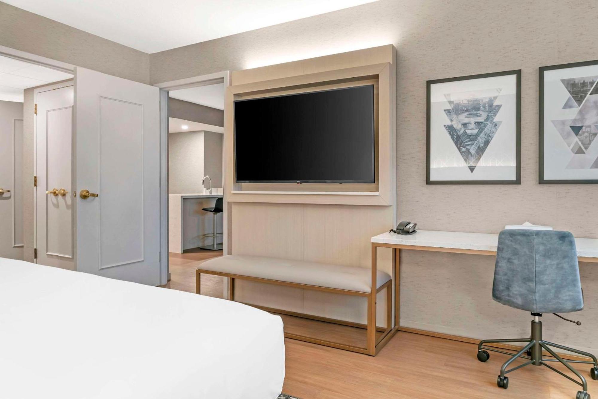 Radisson Plaza Hotel And Suites Kalamazoo Ngoại thất bức ảnh