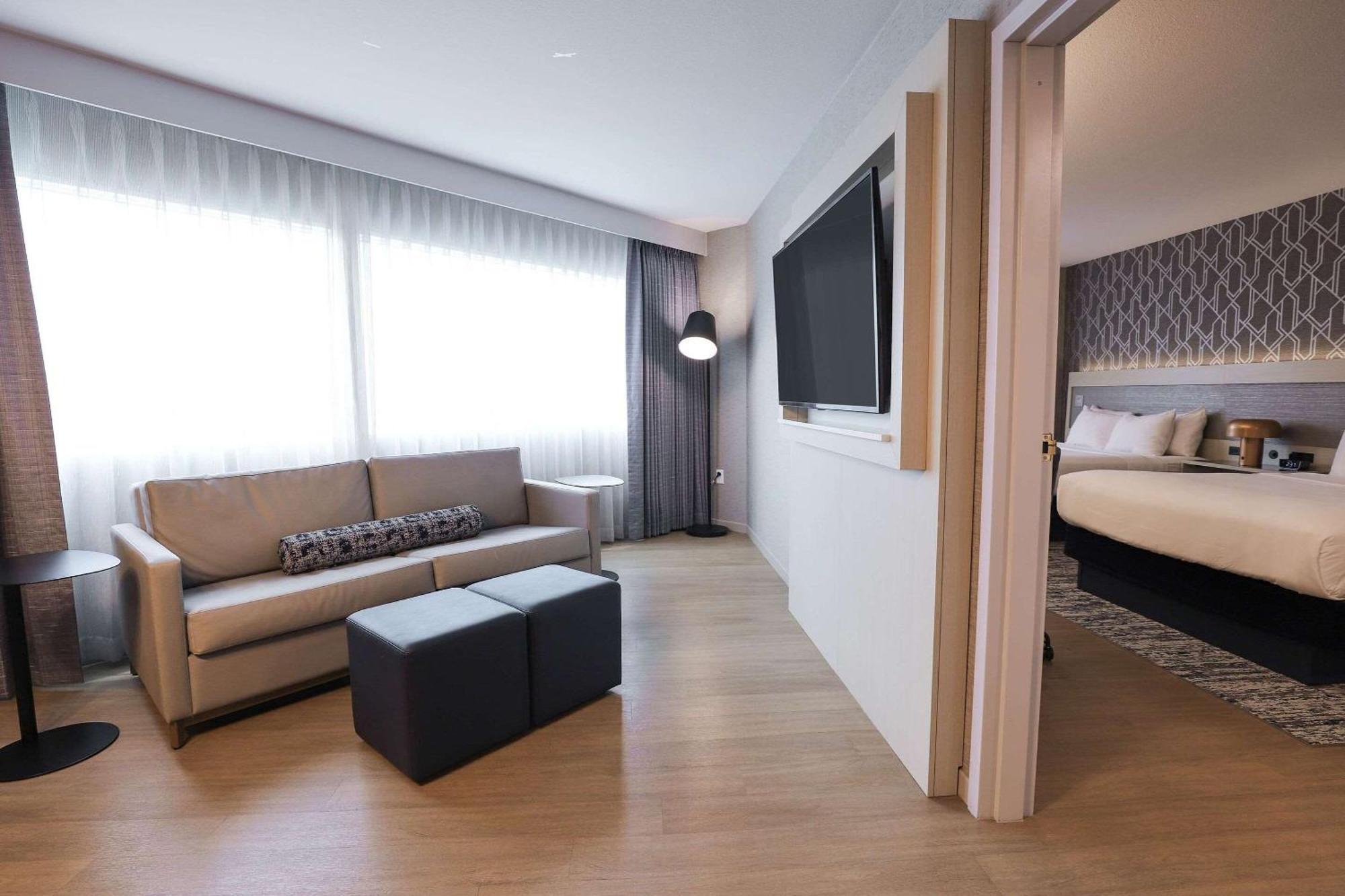 Radisson Plaza Hotel And Suites Kalamazoo Ngoại thất bức ảnh